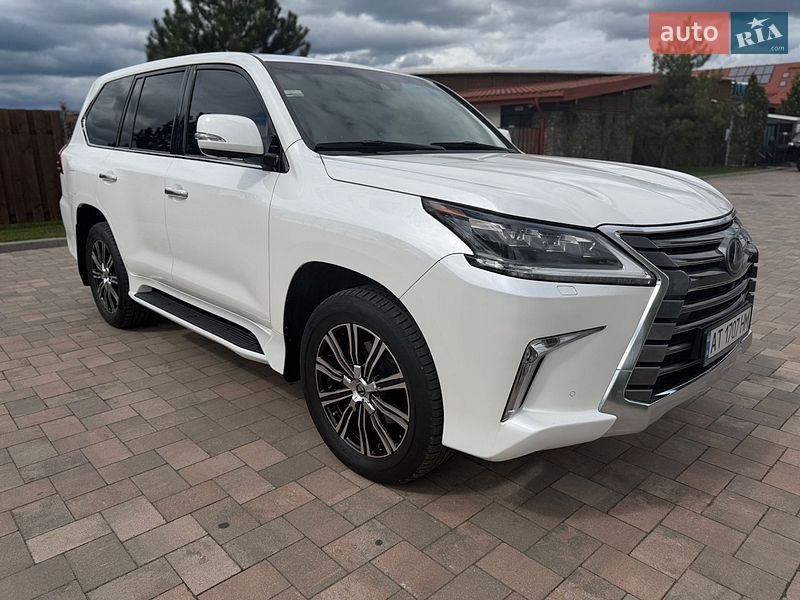 Позашляховик / Кросовер Lexus LX 2016 в Івано-Франківську