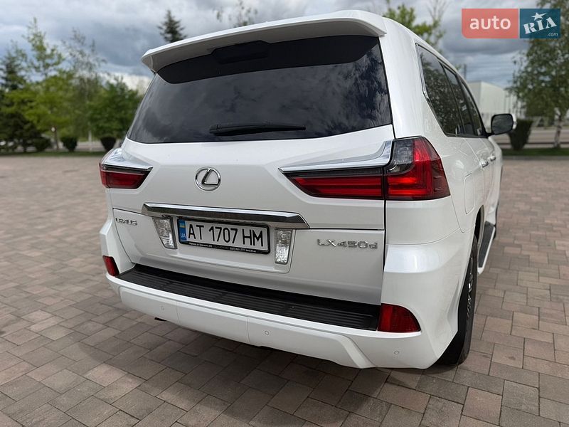 Позашляховик / Кросовер Lexus LX 2016 в Івано-Франківську