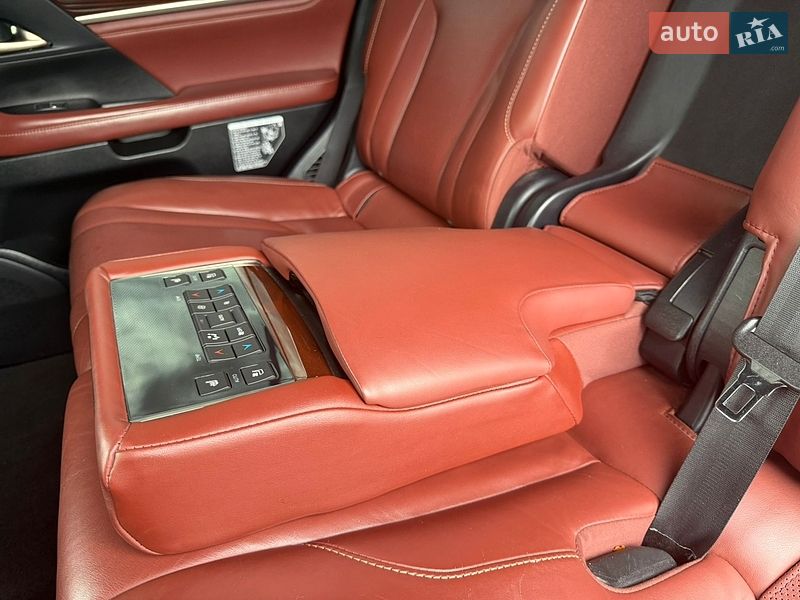 Позашляховик / Кросовер Lexus LX 2016 в Івано-Франківську