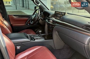 Позашляховик / Кросовер Lexus LX 2017 в Дніпрі