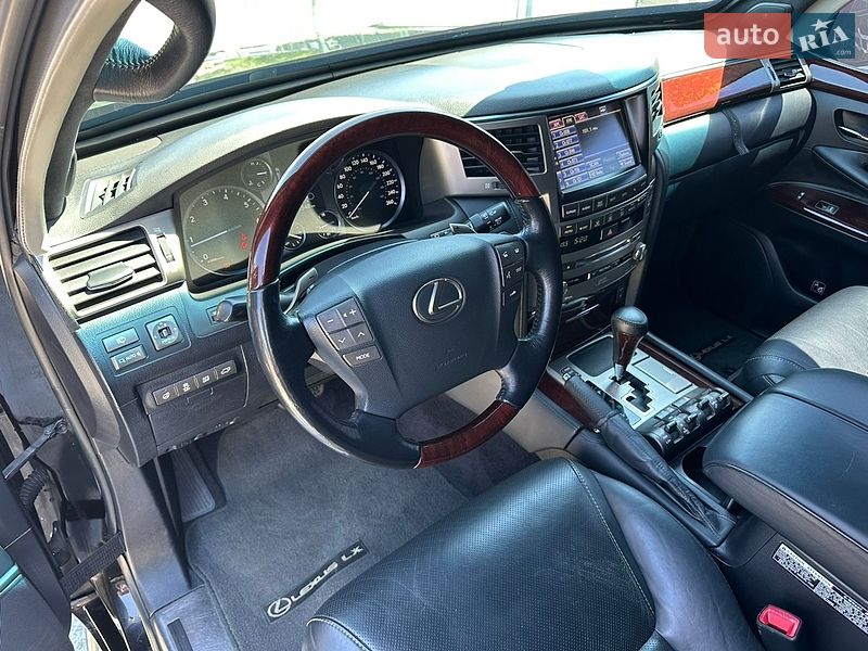 Внедорожник / Кроссовер Lexus LX 2015 в Киеве