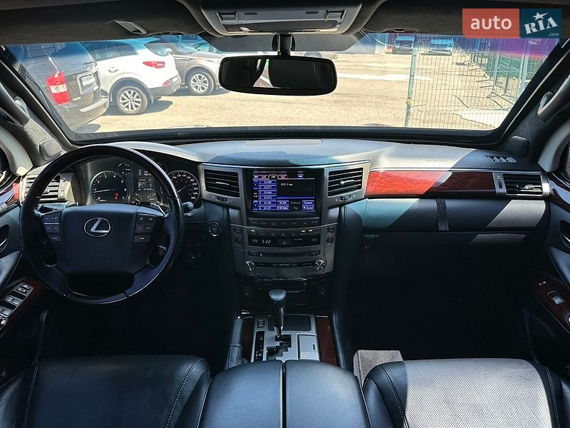 Внедорожник / Кроссовер Lexus LX 2015 в Киеве