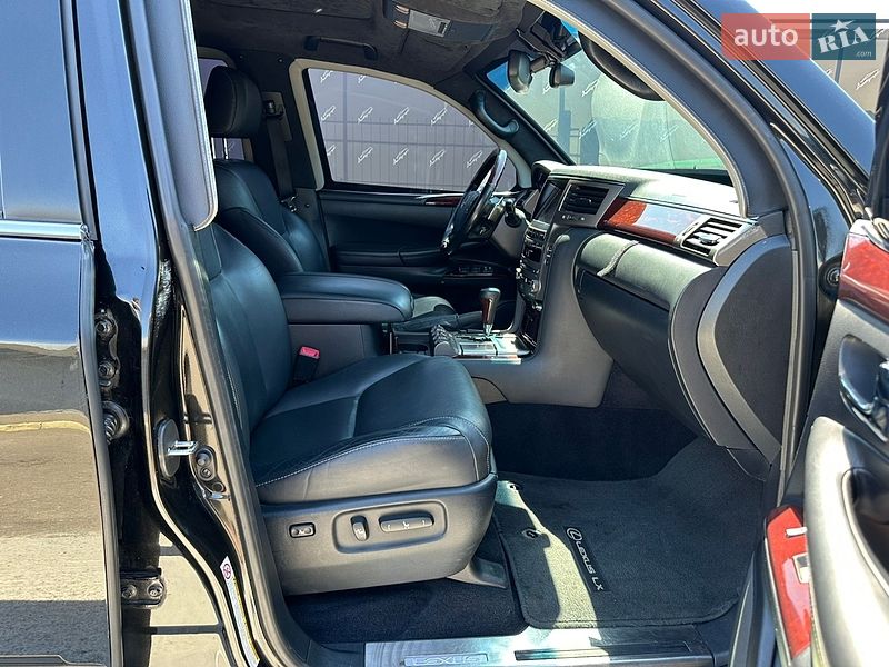 Внедорожник / Кроссовер Lexus LX 2015 в Киеве