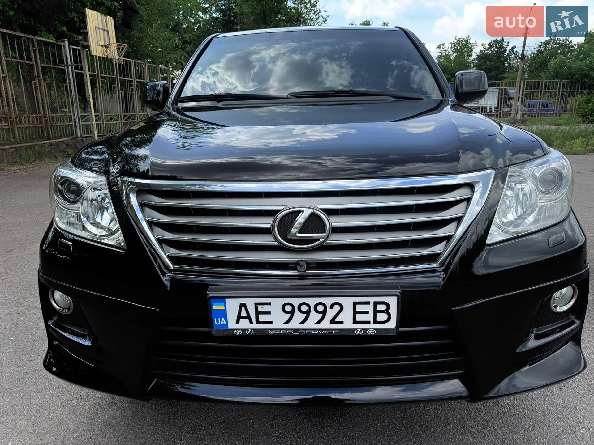 2011 Lexus LX - мініатюра 2