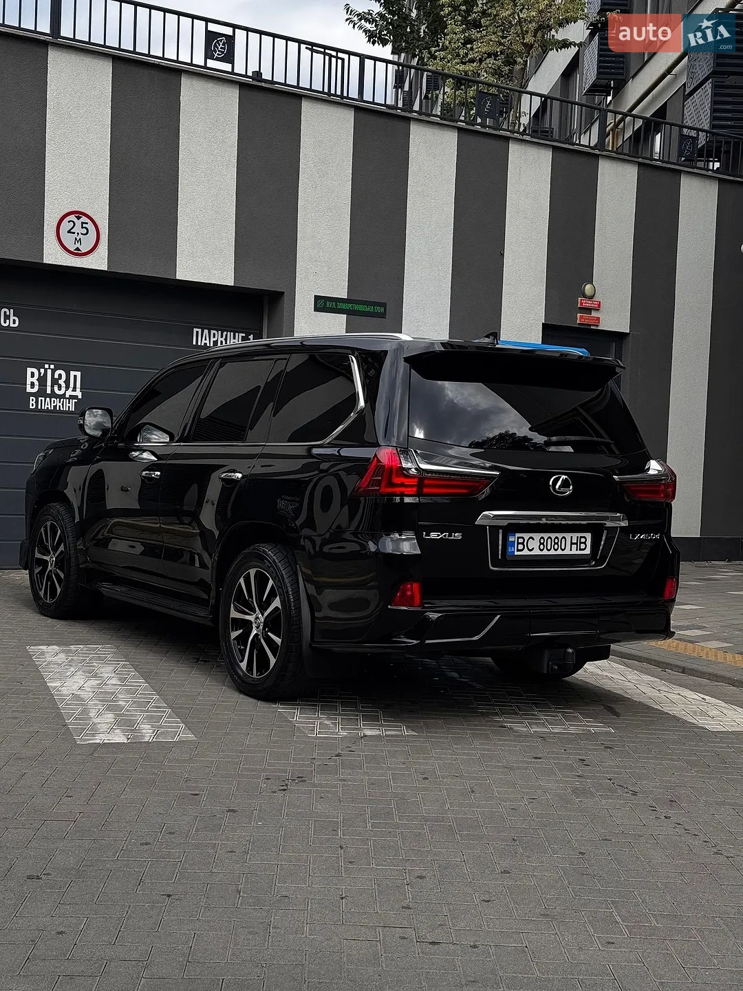 2017 Lexus LX - мініатюра 4
