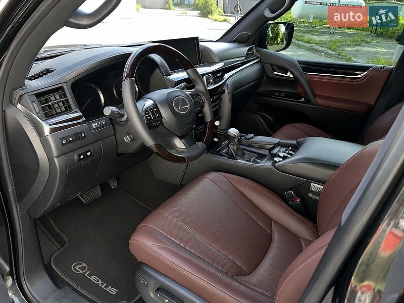 Позашляховик / Кросовер Lexus LX 2016 в Дніпрі