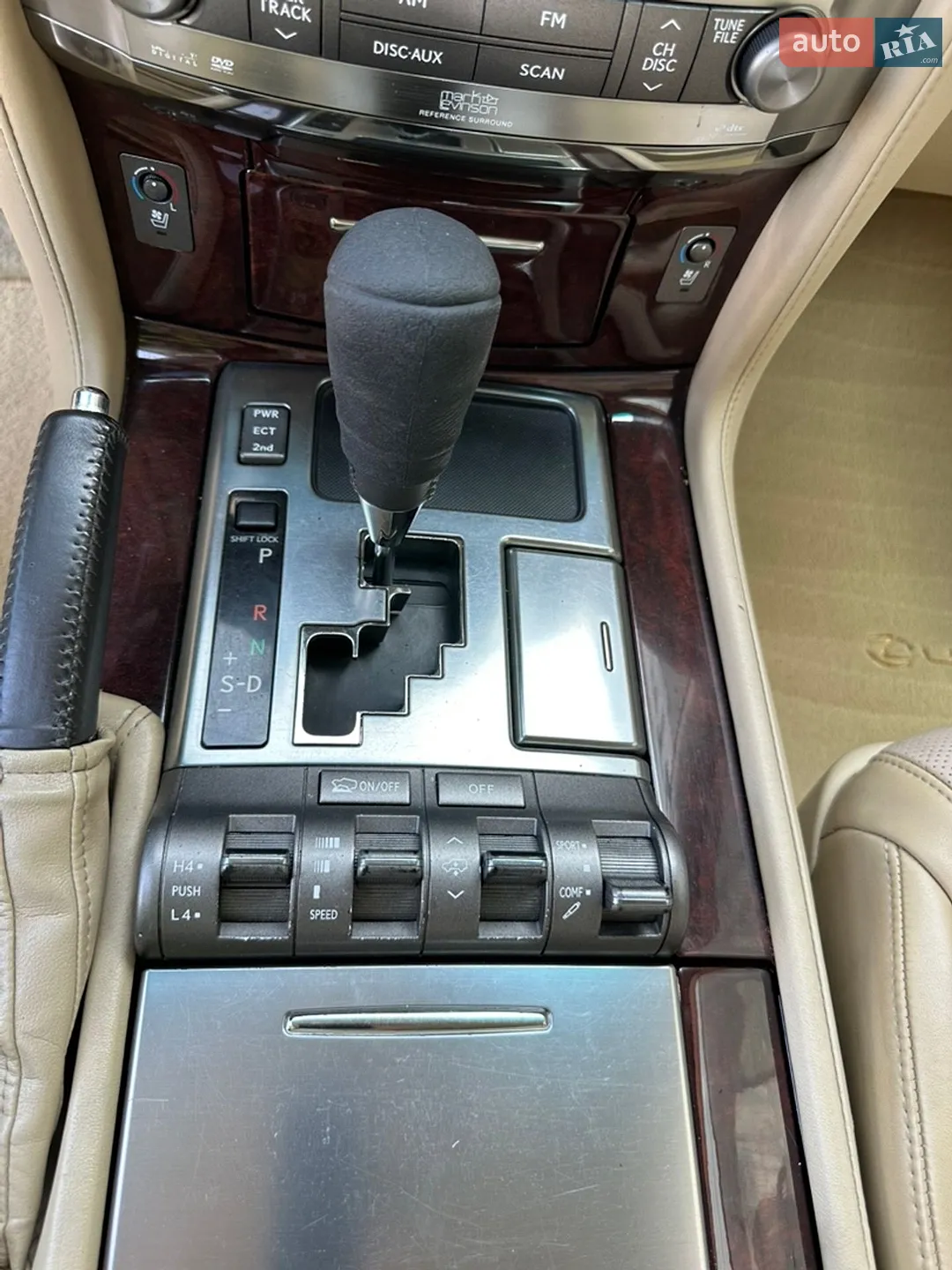 2010 Lexus LX - мініатюра 24