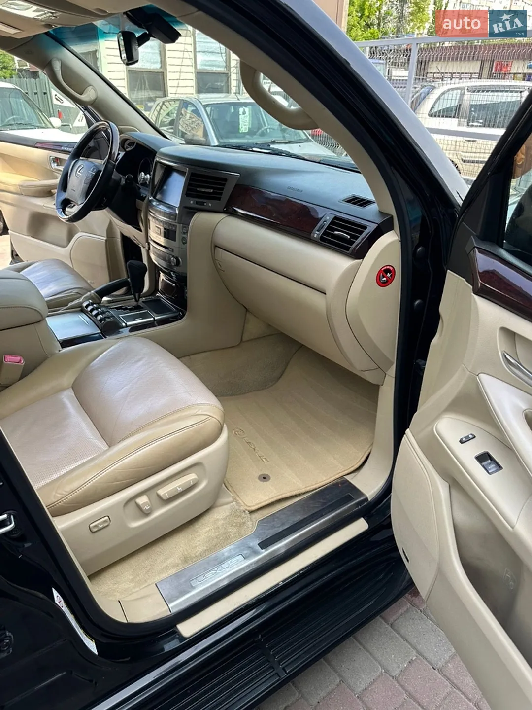 2010 Lexus LX - мініатюра 32