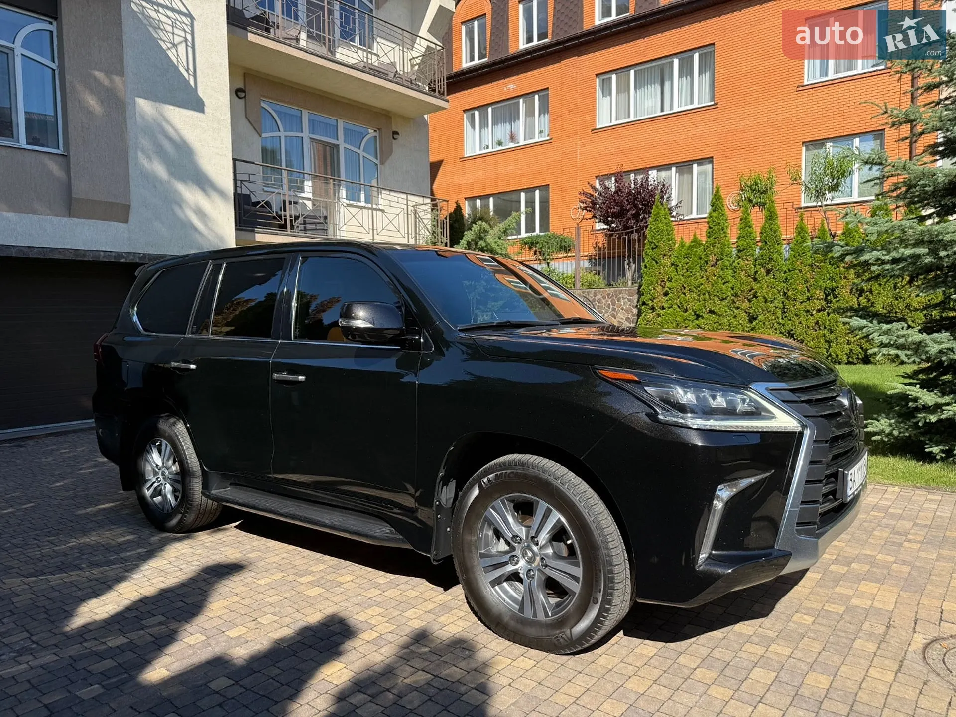 2019 Lexus LX - мініатюра 2