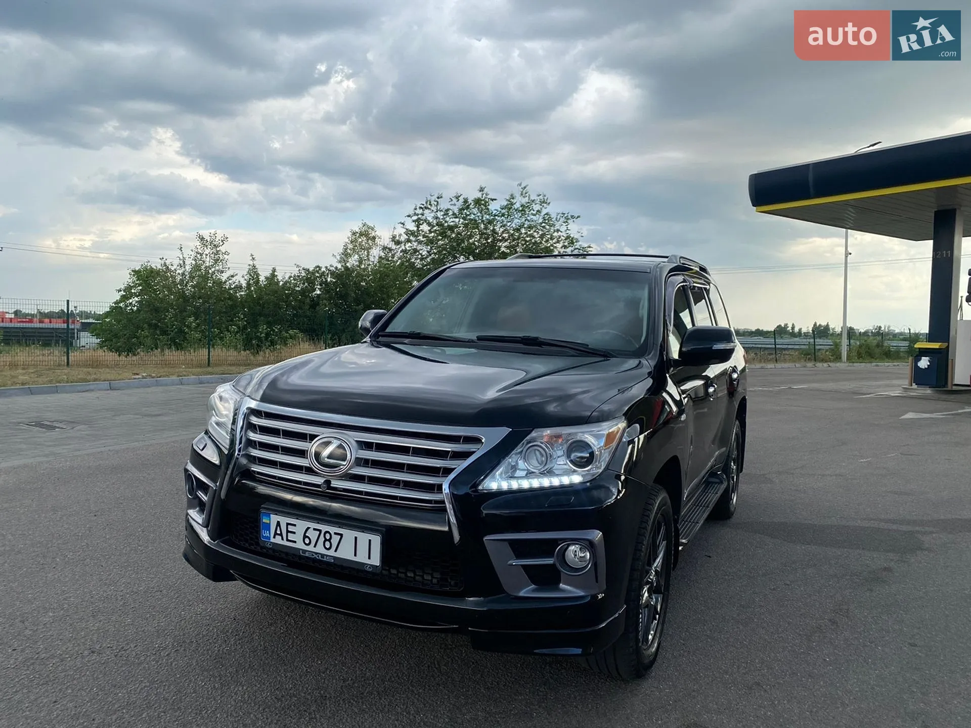 Lexus LX 2011