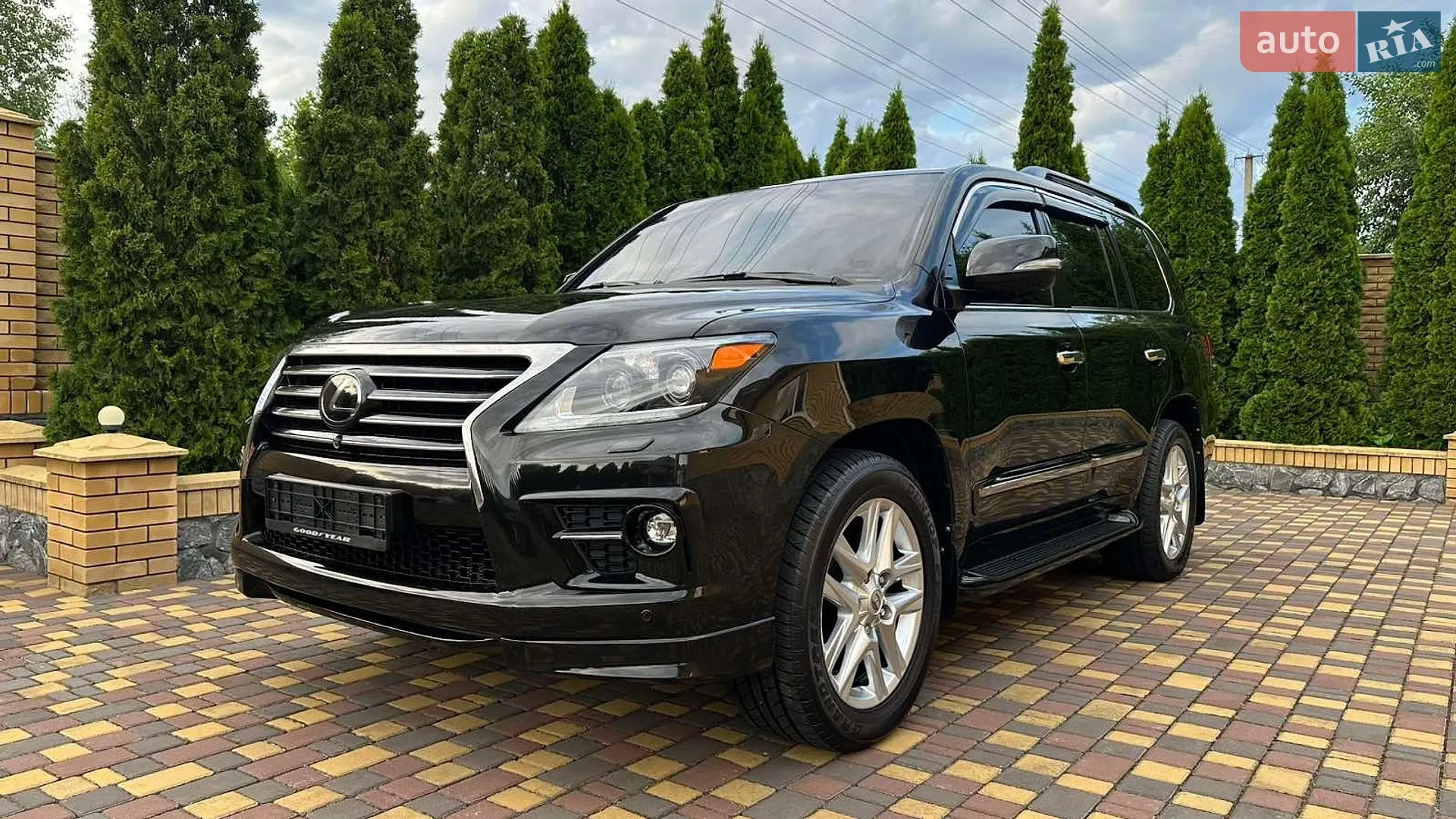 2015 Lexus LX - фото 1