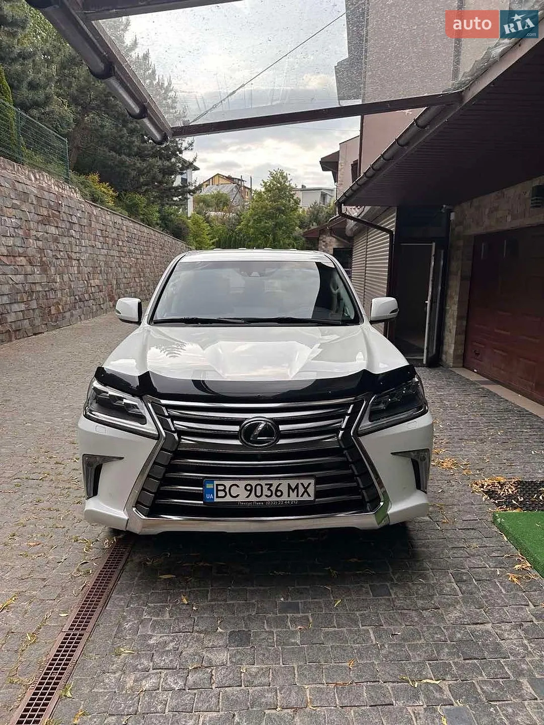 2015 Lexus LX - фото 1