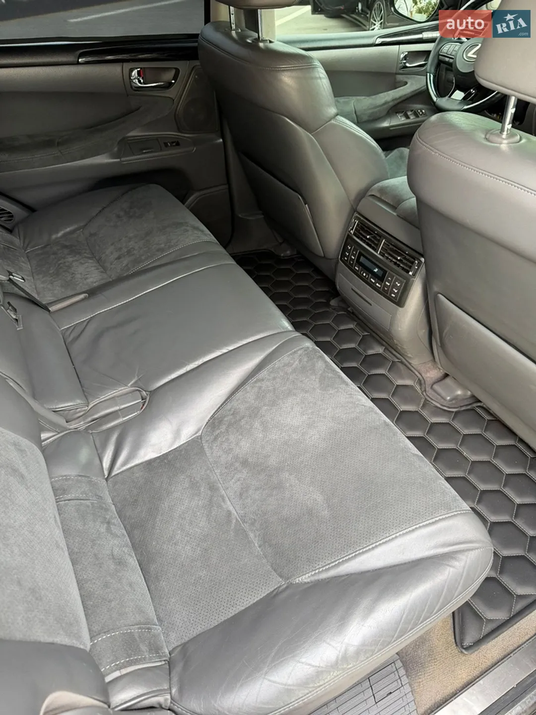2010 Lexus LX - мініатюра 31