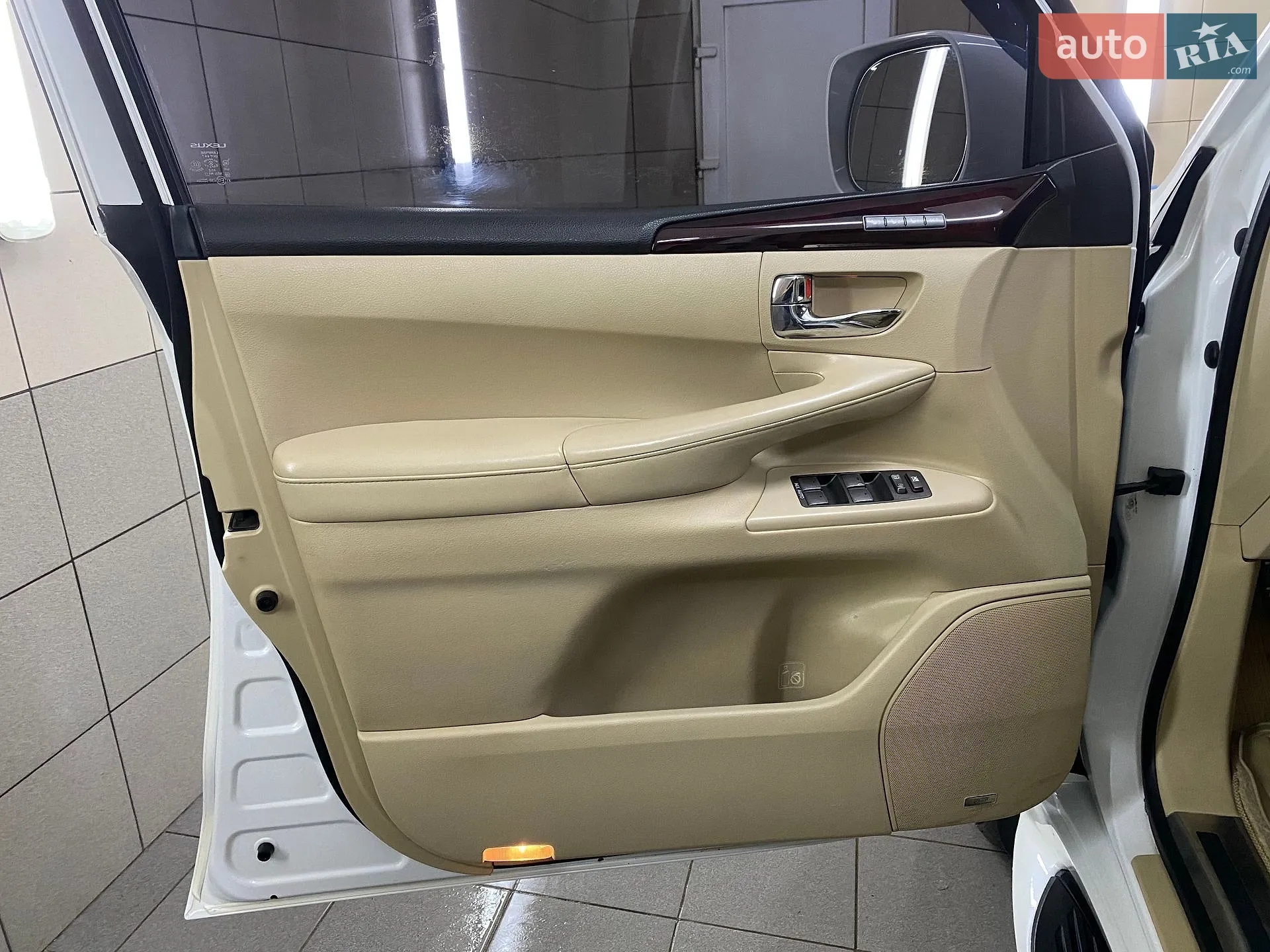 2012 Lexus LX - мініатюра 19