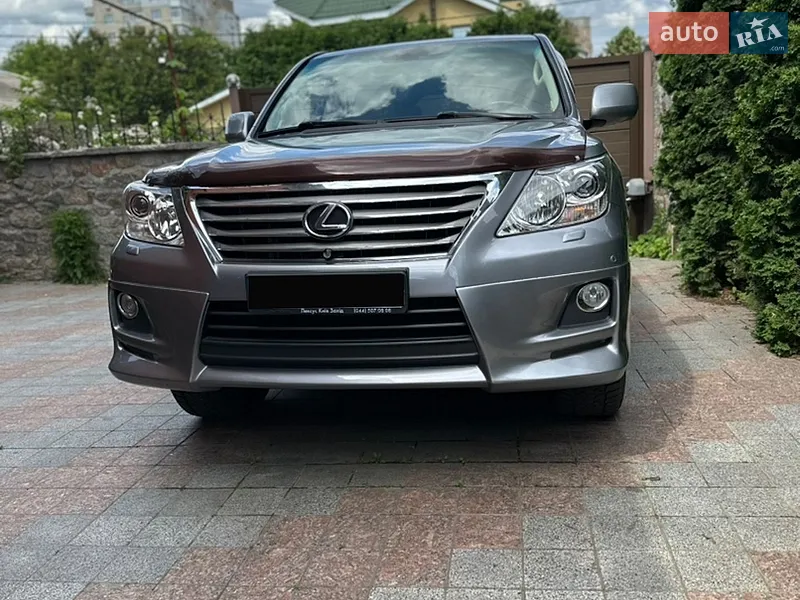 Lexus LX 2011