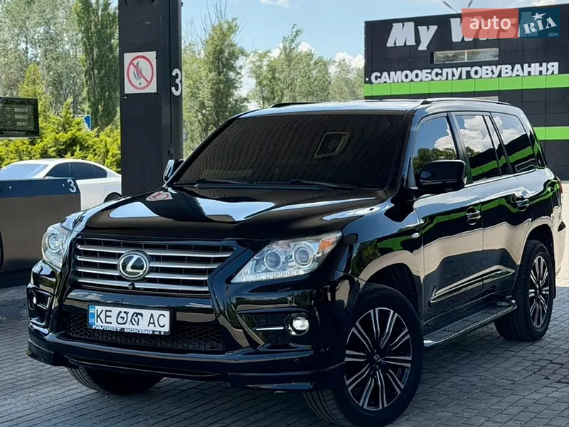 Lexus LX