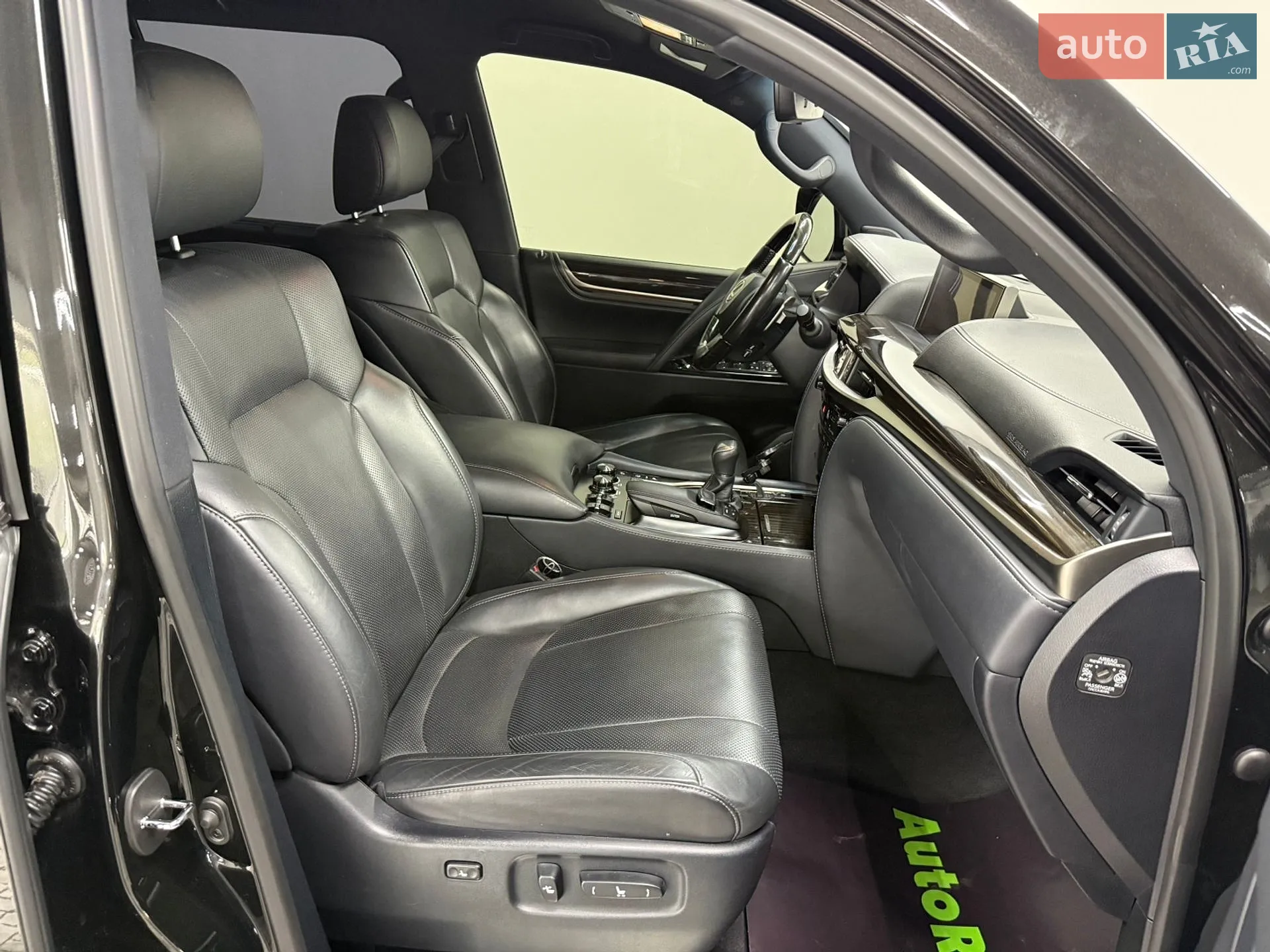 2019 Lexus LX - мініатюра 16
