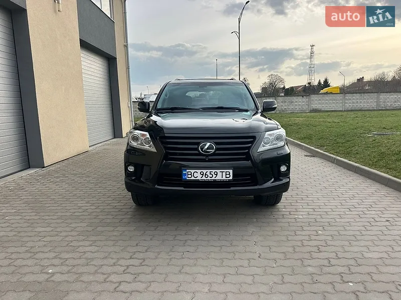 Lexus LX 2013
