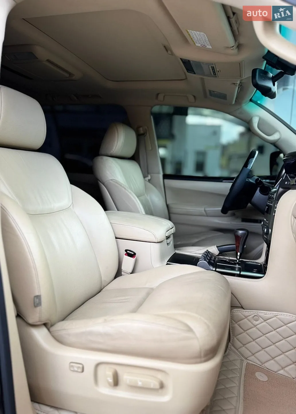 2010 Lexus LX - мініатюра 11