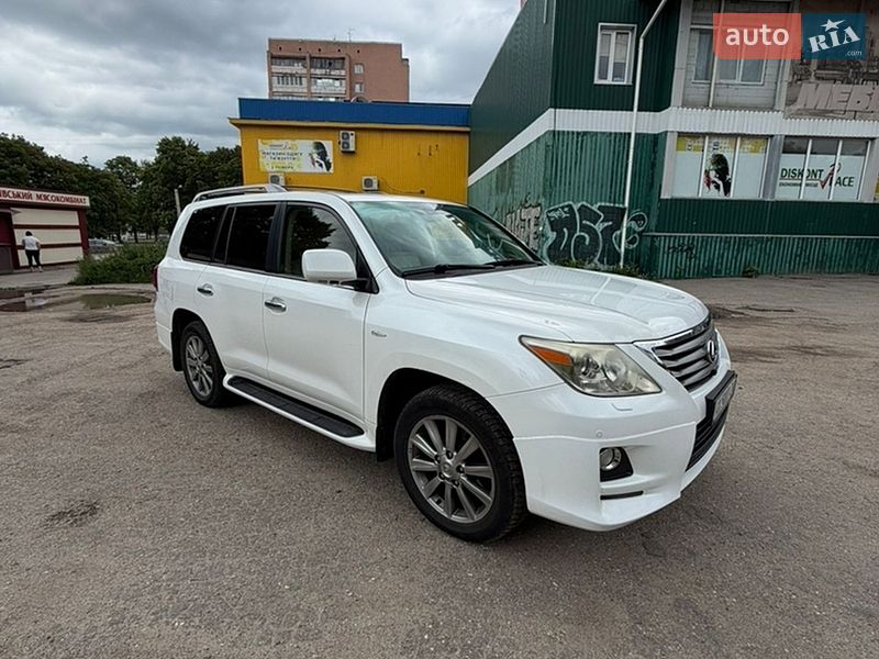 Lexus LX 2011 Lexus LX 2011