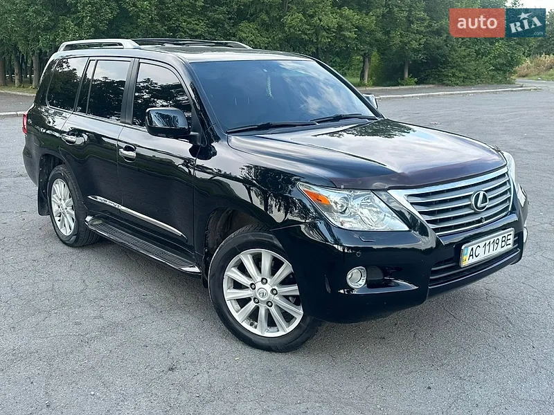 Lexus LX
