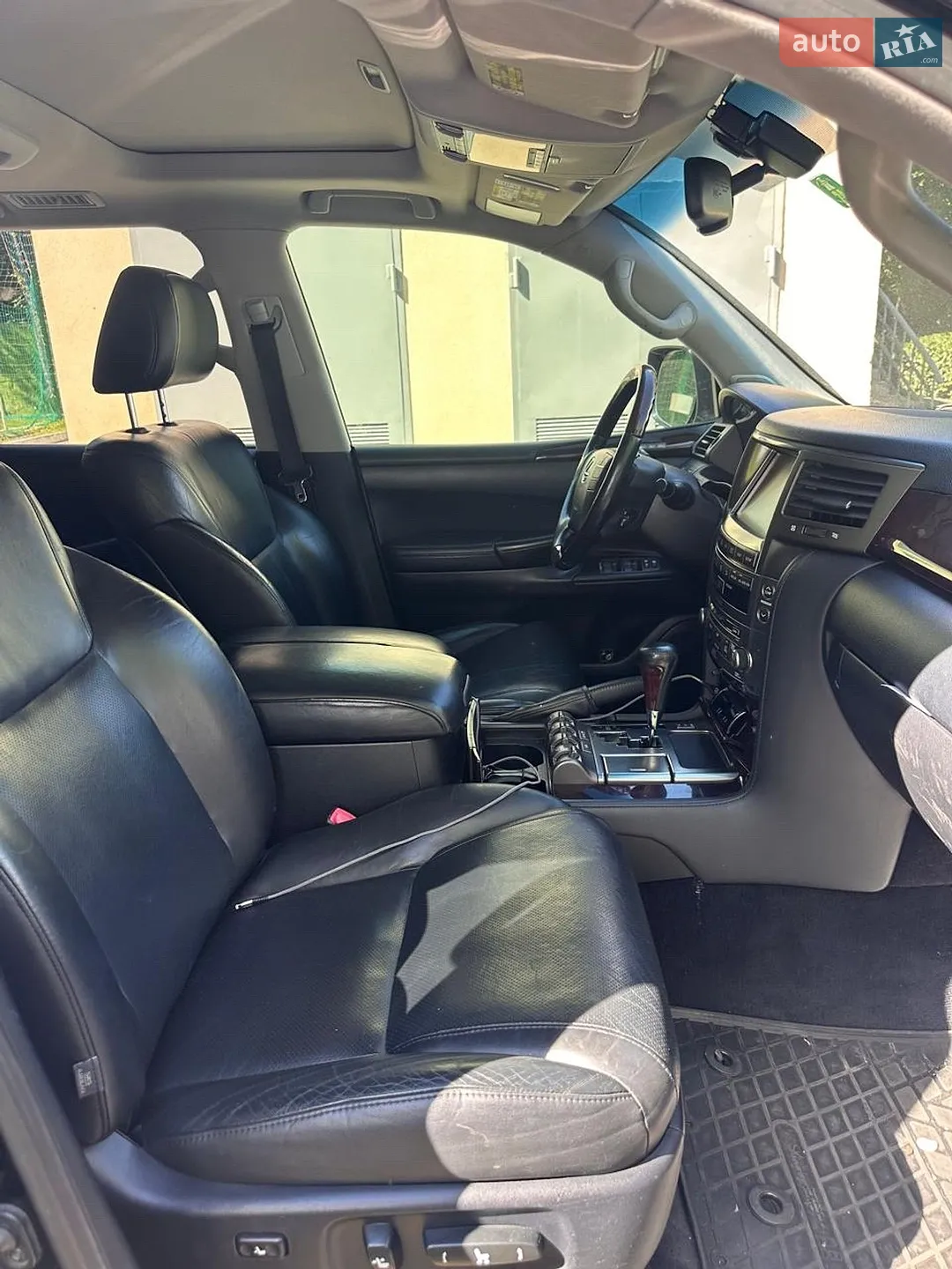 2011 Lexus LX - мініатюра 12