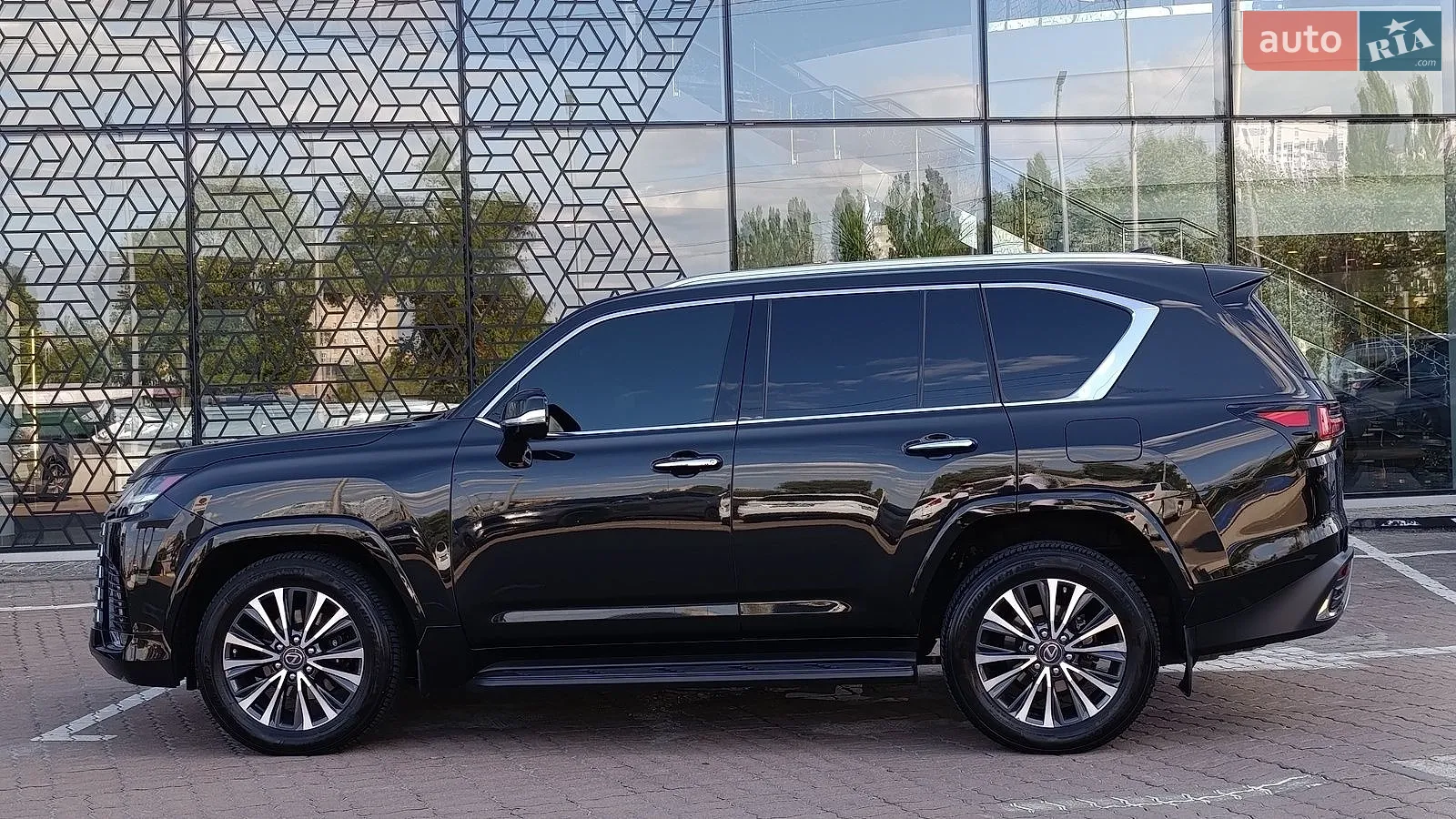 2023 Lexus LX - мініатюра 3
