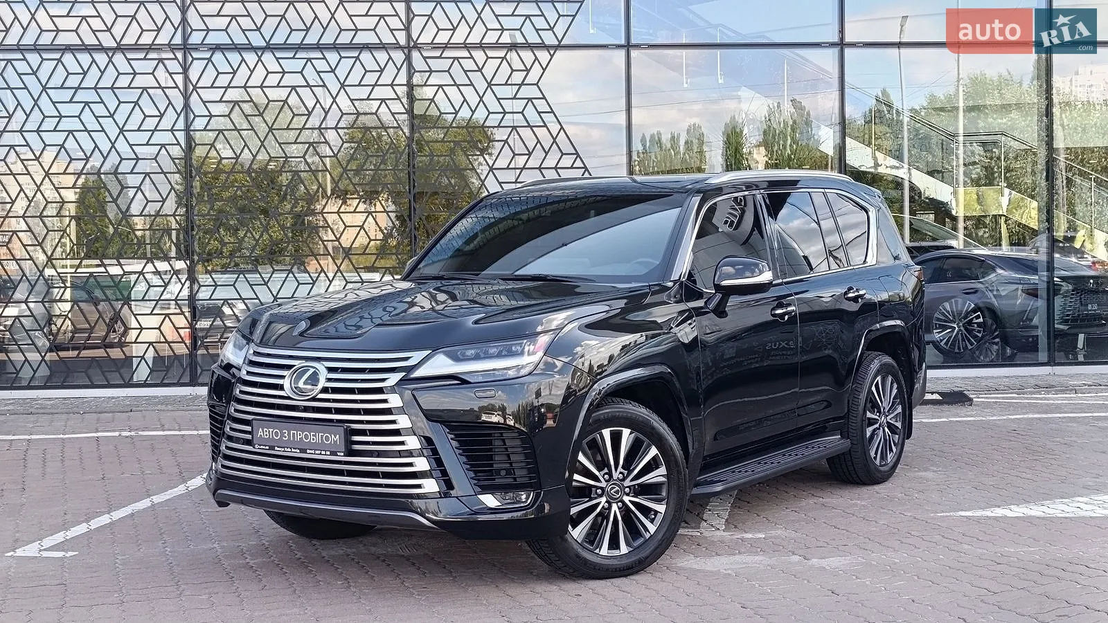 2023 Lexus LX - фото 1