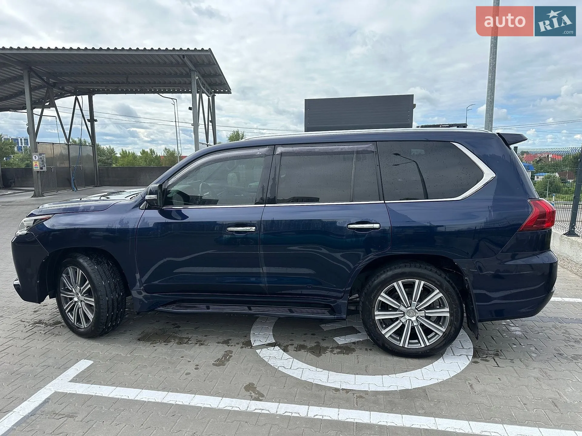 2017 Lexus LX - мініатюра 9