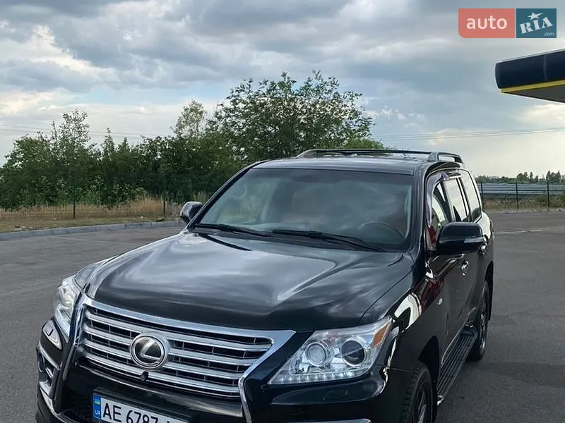 Lexus LX 2011
