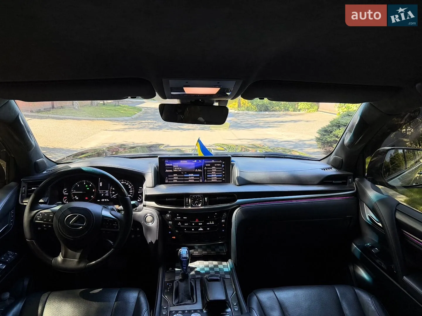 2017 Lexus LX - мініатюра 8