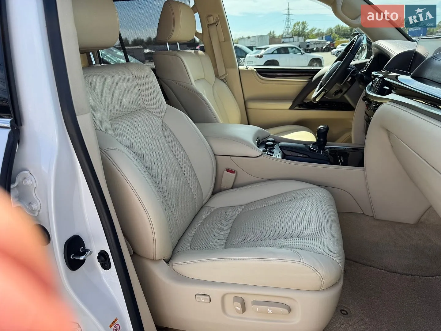 2016 Lexus LX - мініатюра 29