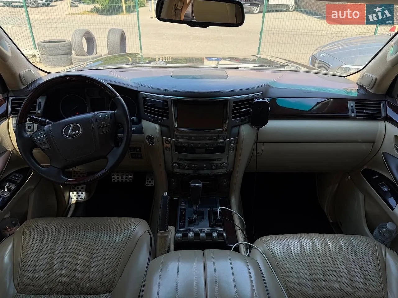 2010 Lexus LX - мініатюра 16