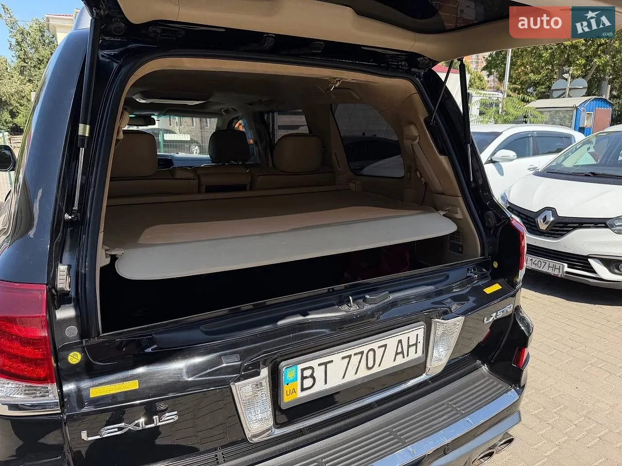 2010 Lexus LX - мініатюра 19