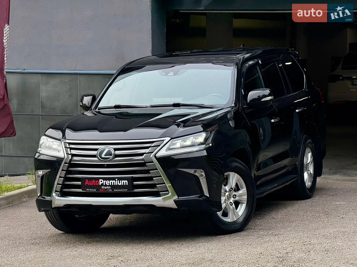 2016 Lexus LX - фото 1