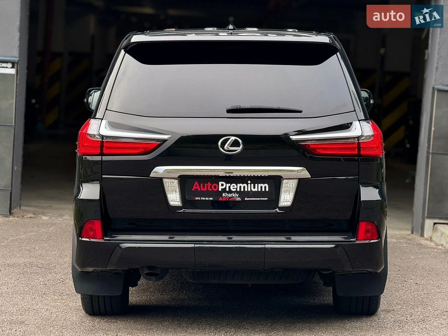 2016 Lexus LX - мініатюра 8