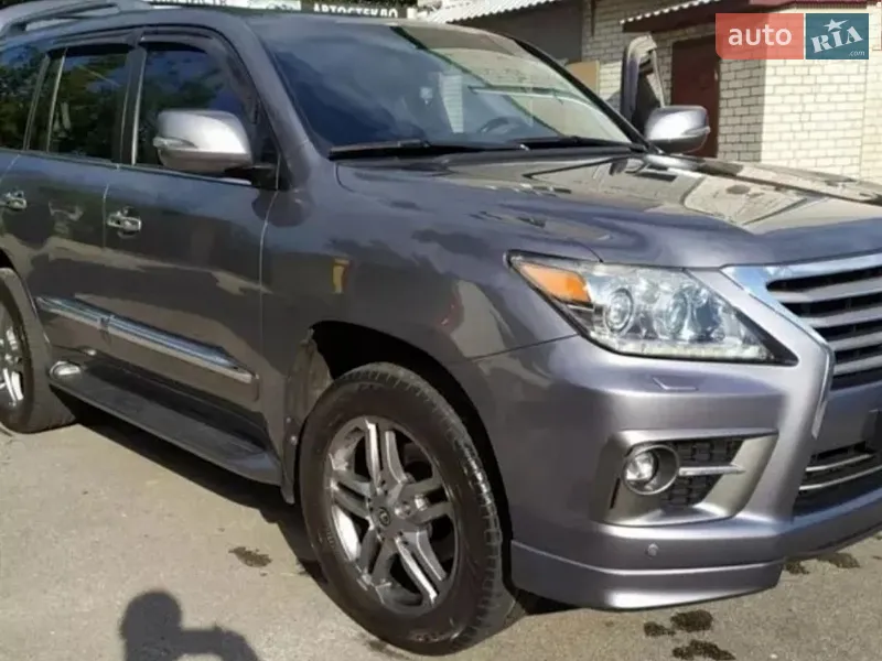 Lexus LX