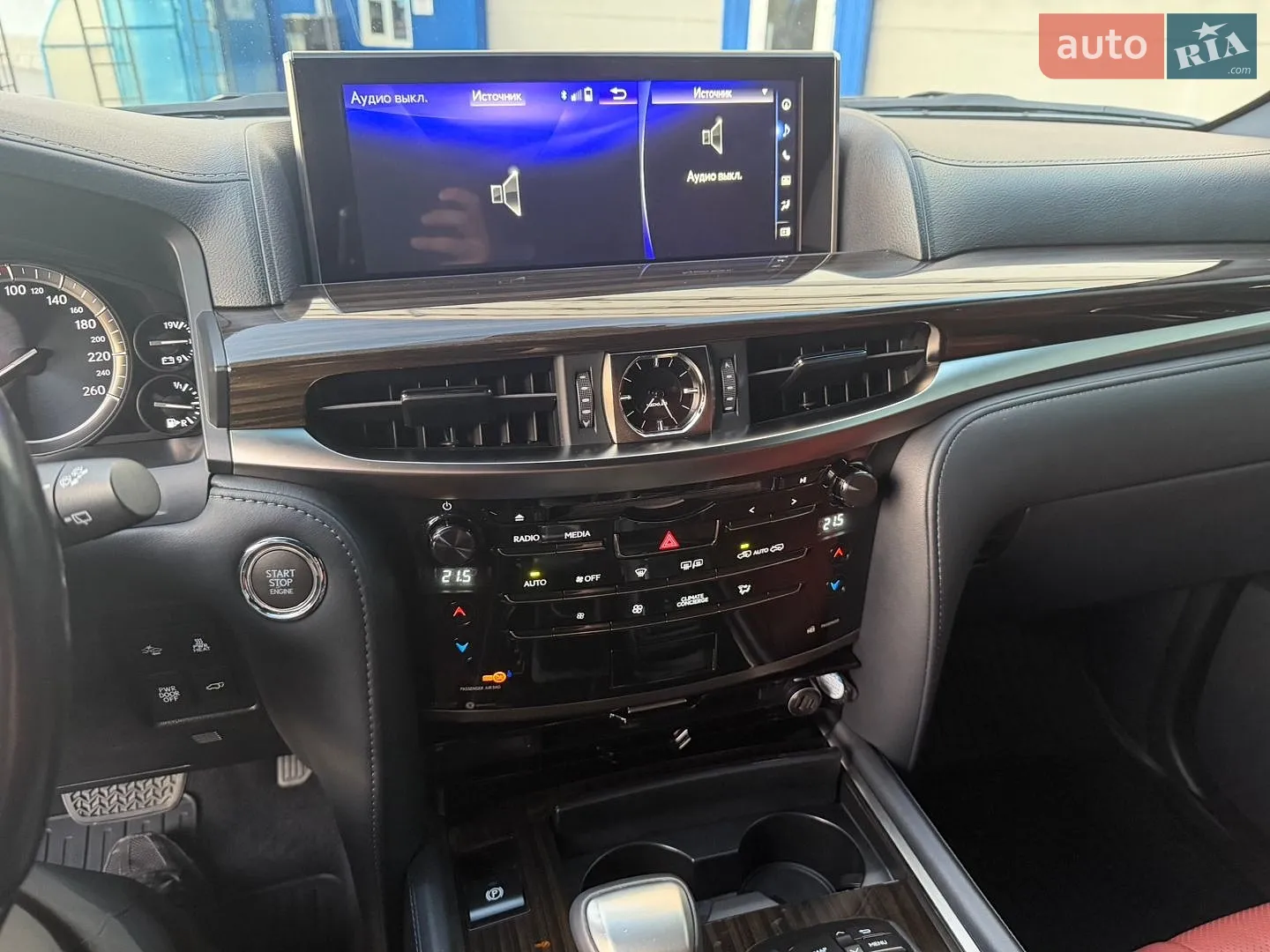 2016 Lexus LX - мініатюра 17