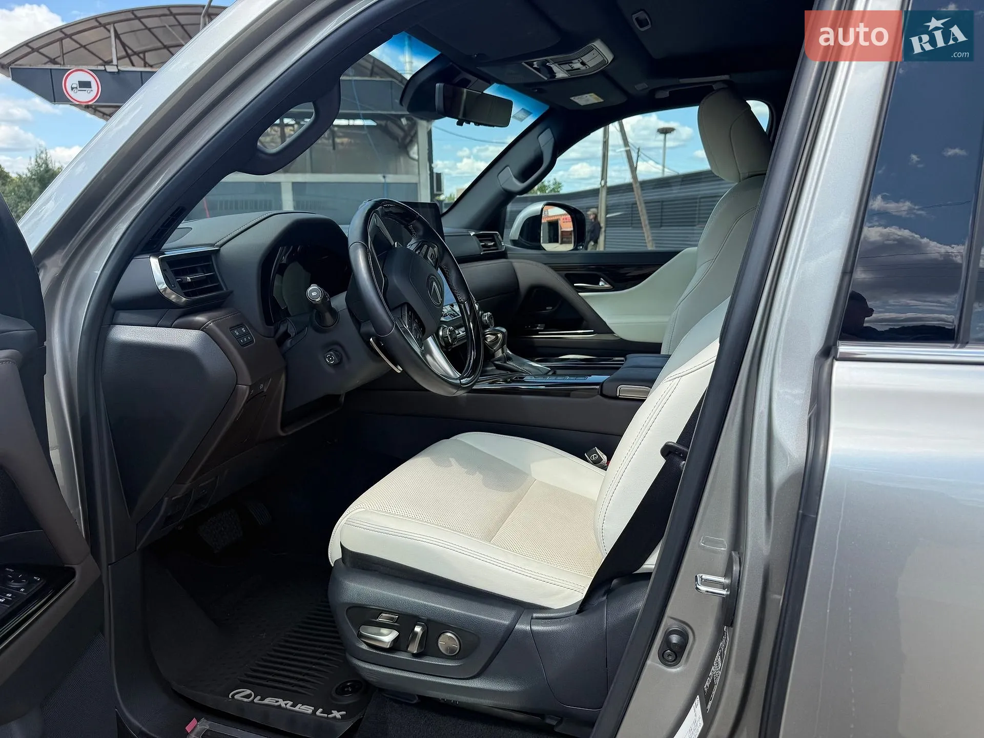 2022 Lexus LX - мініатюра 8