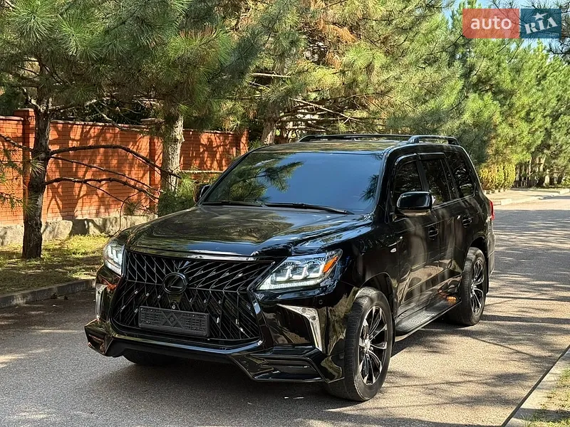 Lexus LX