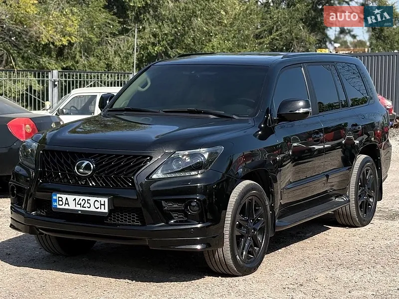 Lexus LX