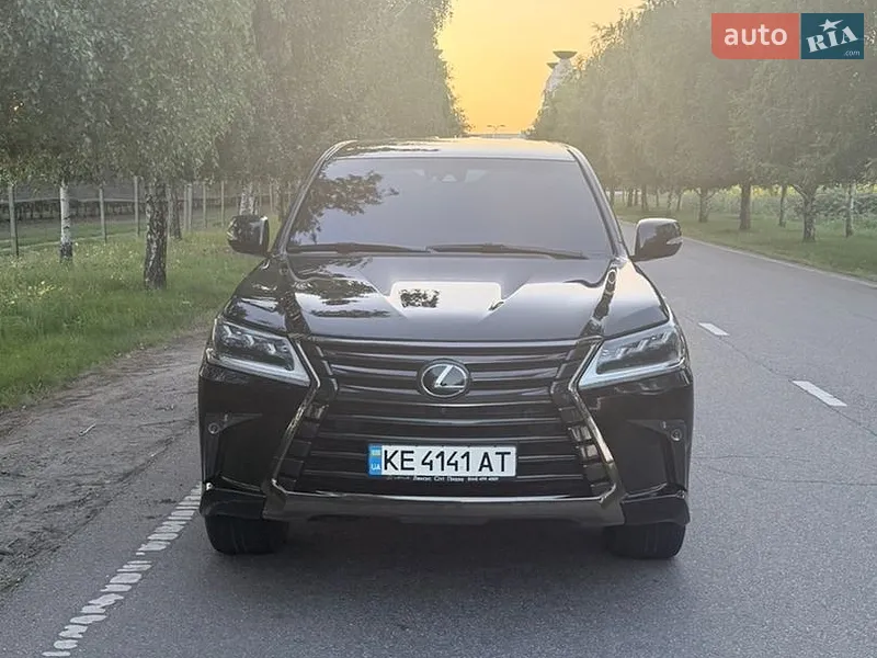 Lexus LX