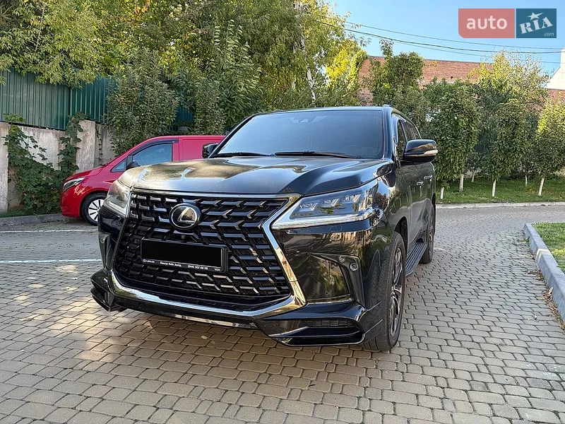 Lexus LX 2021