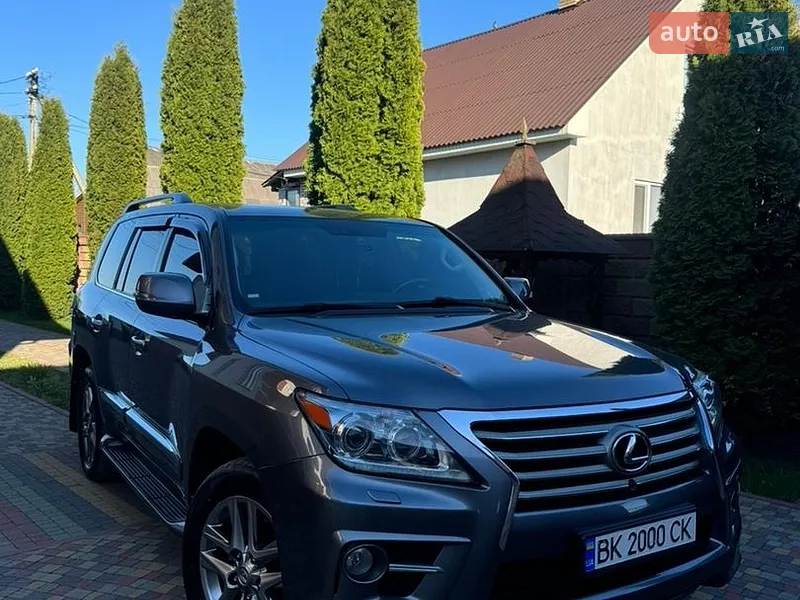 Lexus LX 2013