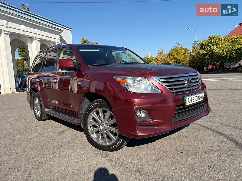 Lexus LX