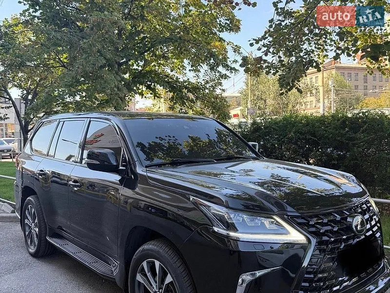 Lexus LX