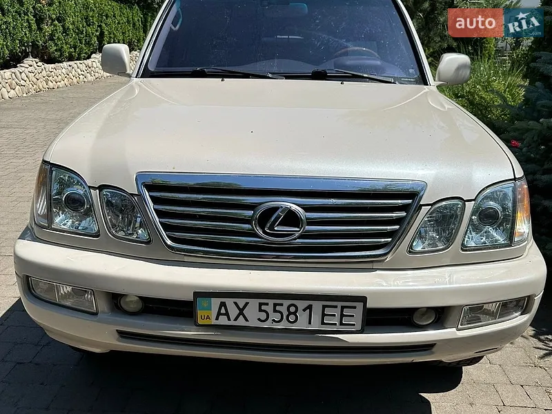 Lexus LX 2001