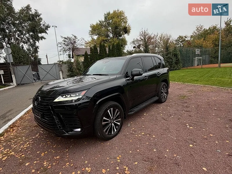 Lexus LX