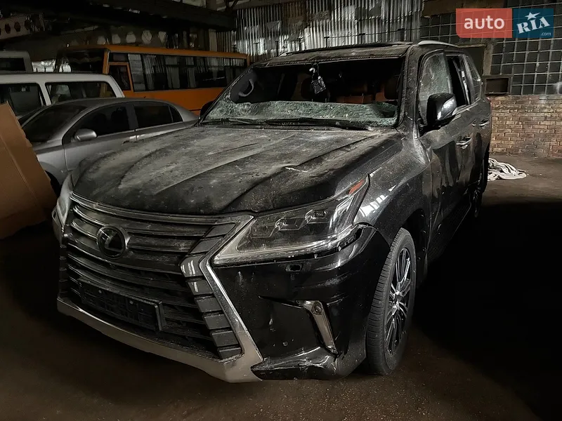 Lexus LX