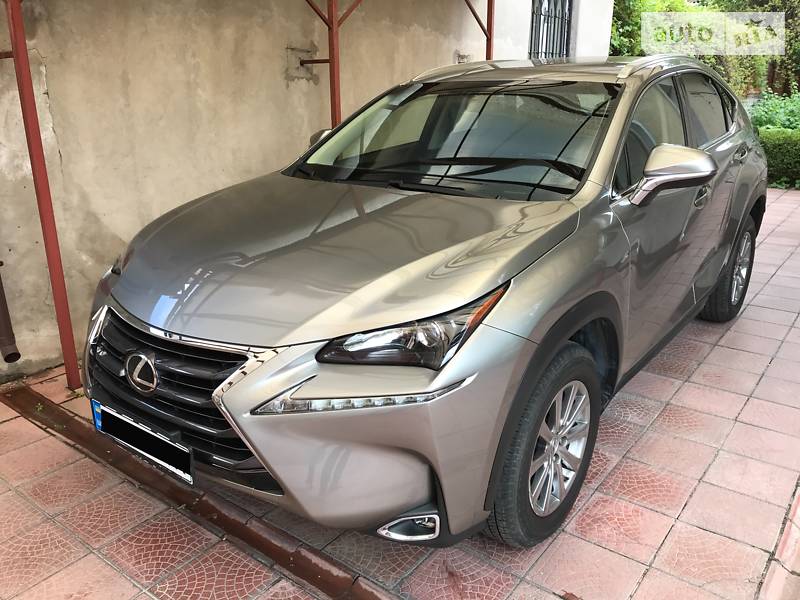 Lexus NX 2016 року